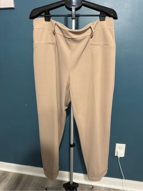 New York & Company Taupe Cropped Ponte Pants